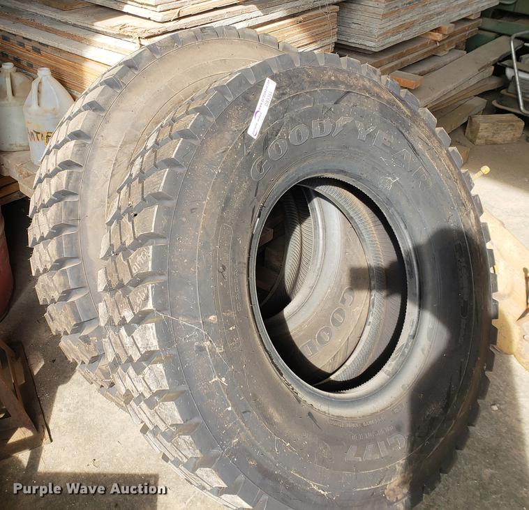 image for item DB9384 (6) tires