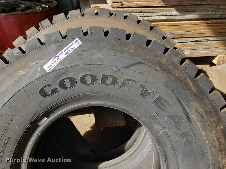 image for item DB9384 (6) tires