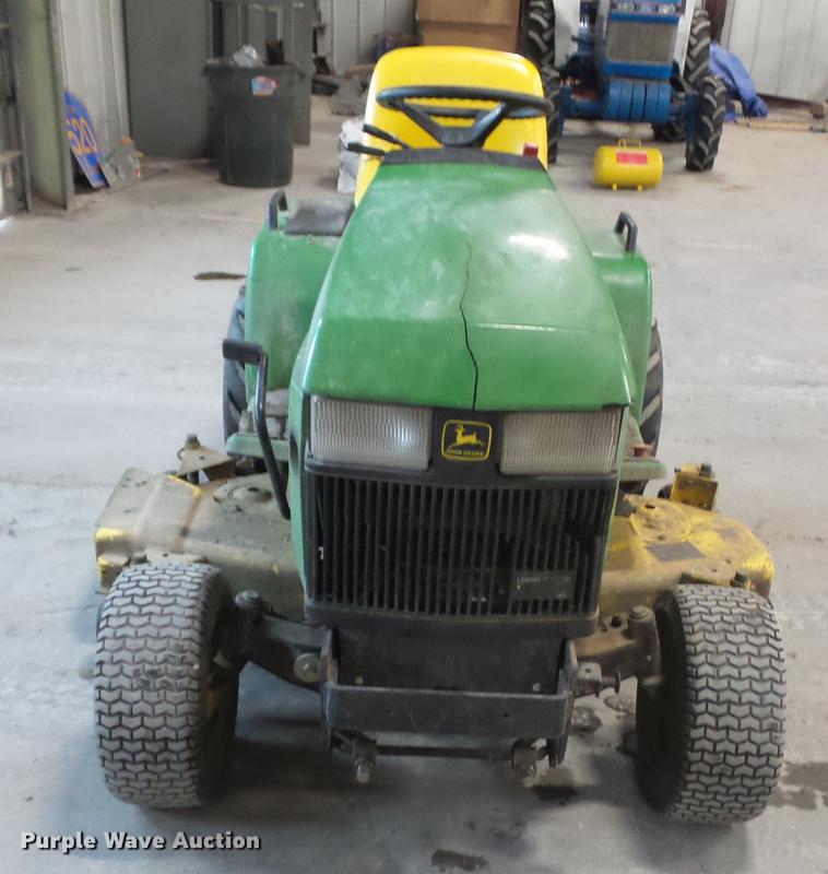image for item DD2433 1998 John Deere 425 lawn mower