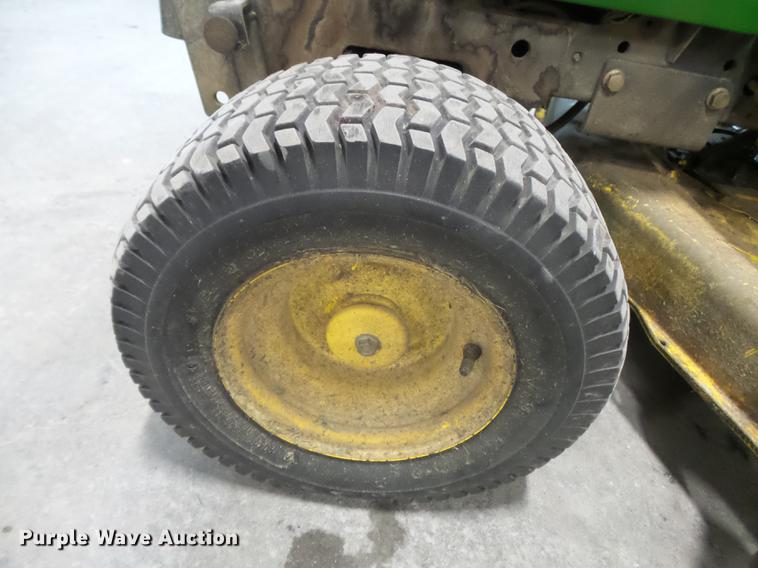 image for item DD2433 1998 John Deere 425 lawn mower