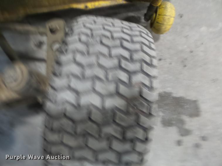 image for item DD2433 1998 John Deere 425 lawn mower