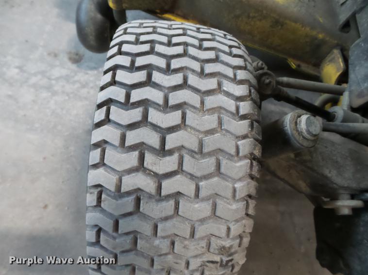 image for item DD2433 1998 John Deere 425 lawn mower