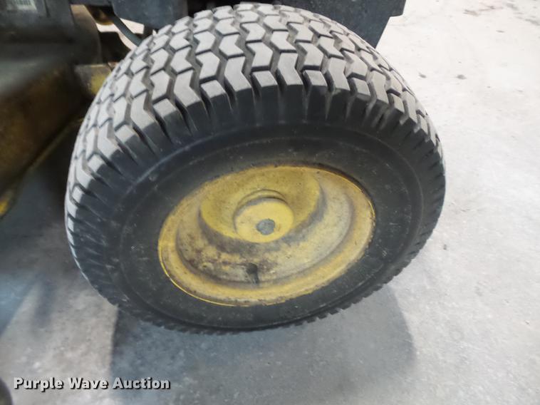 image for item DD2433 1998 John Deere 425 lawn mower