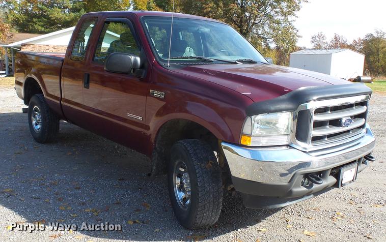 image for item DD2457 2004 Ford F250 Super Duty SuperCab pickup truck