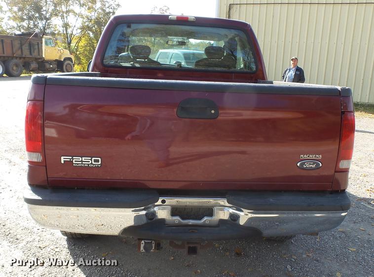 image for item DD2457 2004 Ford F250 Super Duty SuperCab pickup truck