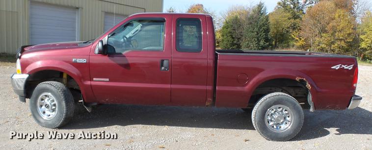 image for item DD2457 2004 Ford F250 Super Duty SuperCab pickup truck