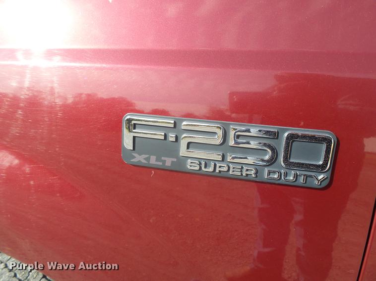 image for item DD2457 2004 Ford F250 Super Duty SuperCab pickup truck