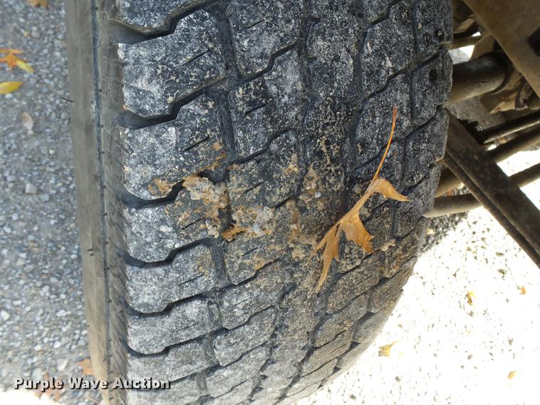 image for item DD2457 2004 Ford F250 Super Duty SuperCab pickup truck