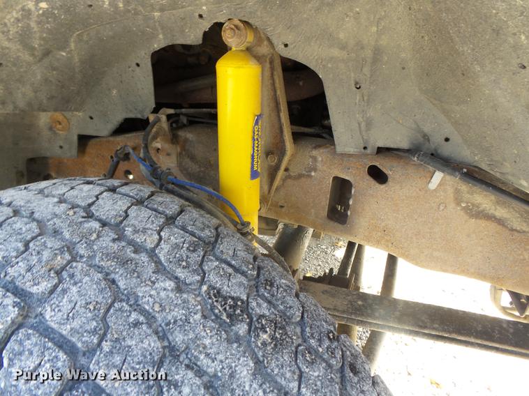 image for item DD2457 2004 Ford F250 Super Duty SuperCab pickup truck