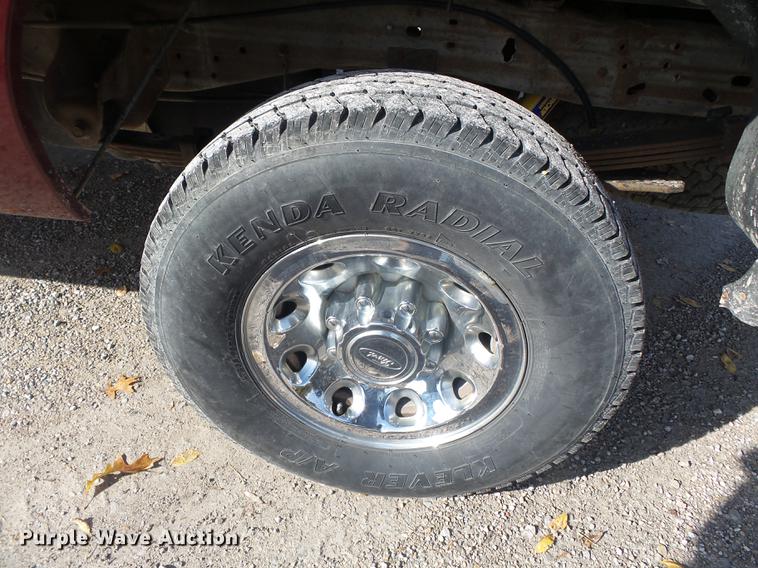 image for item DD2457 2004 Ford F250 Super Duty SuperCab pickup truck