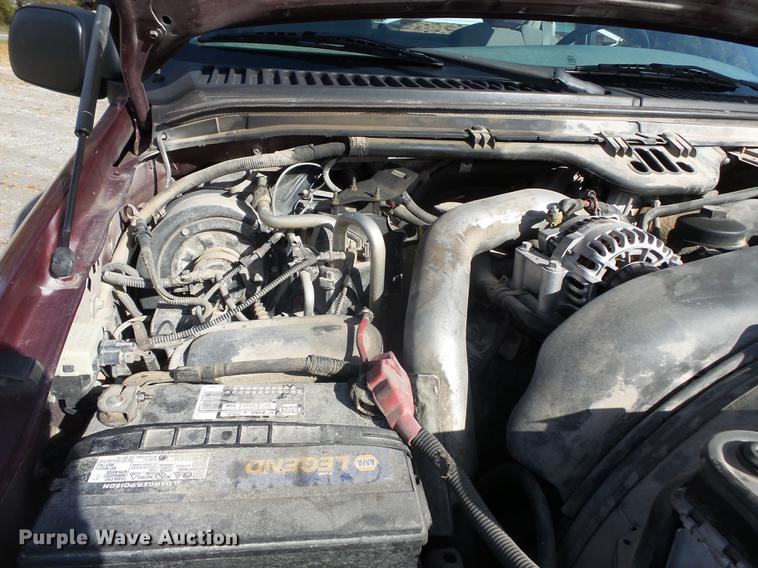 image for item DD2457 2004 Ford F250 Super Duty SuperCab pickup truck