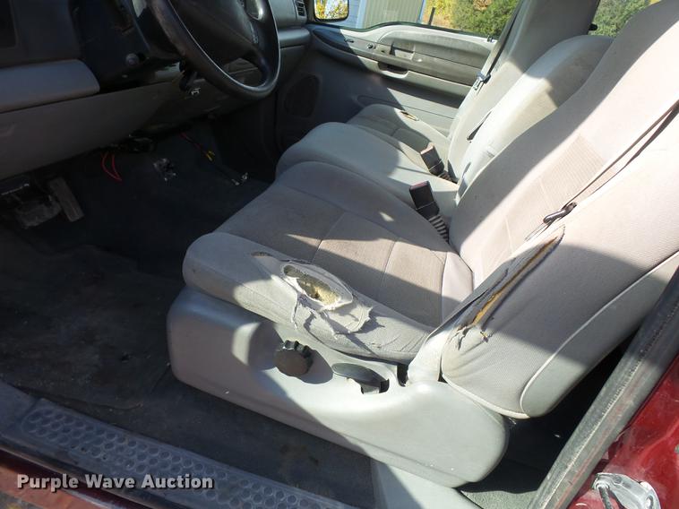 image for item DD2457 2004 Ford F250 Super Duty SuperCab pickup truck