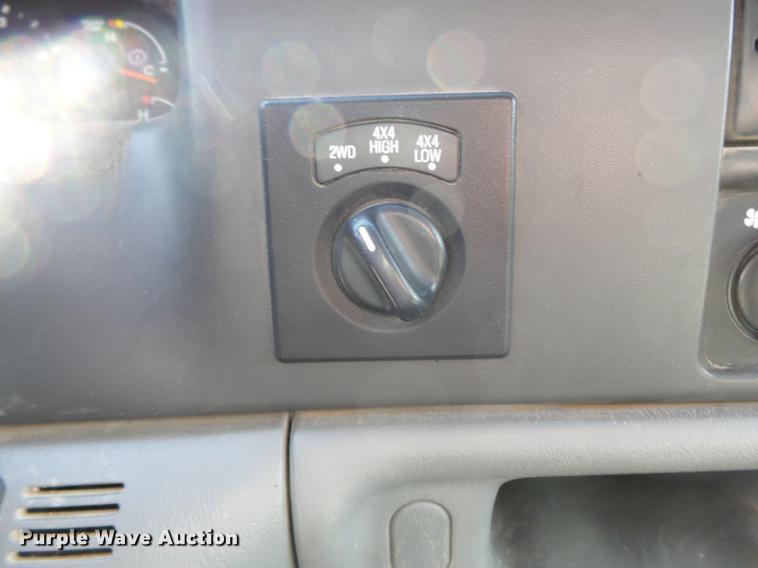 image for item DD2457 2004 Ford F250 Super Duty SuperCab pickup truck