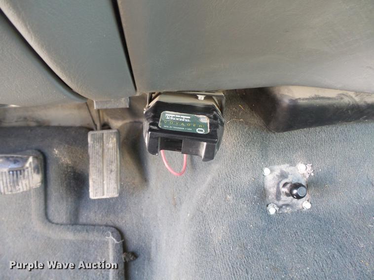 image for item DD2457 2004 Ford F250 Super Duty SuperCab pickup truck