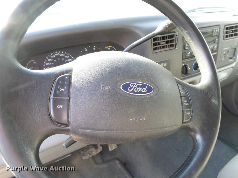 image for item DD2457 2004 Ford F250 Super Duty SuperCab pickup truck