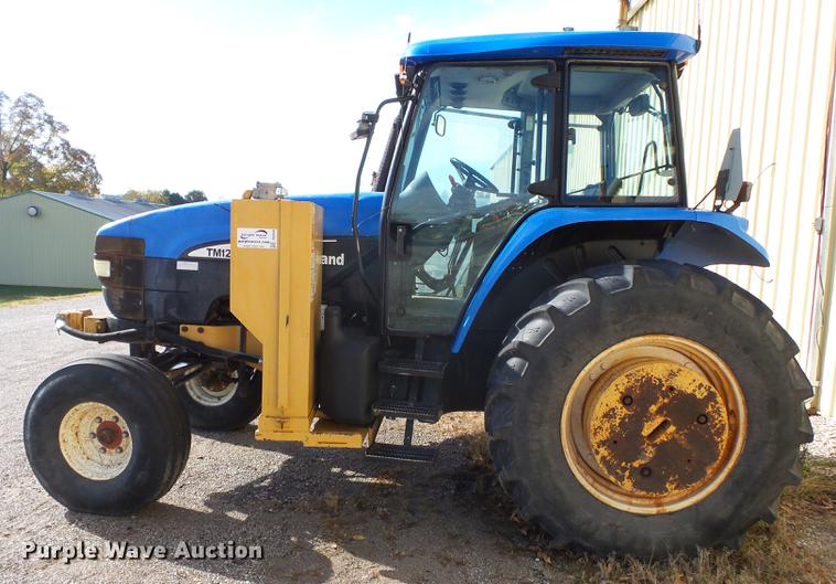image for item DD2458 2004 New Holland TM120 tractor