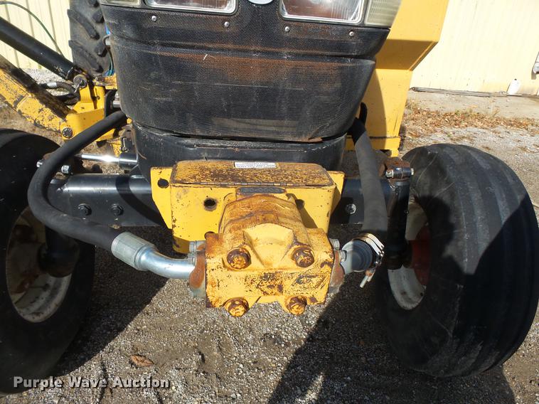 image for item DD2458 2004 New Holland TM120 tractor