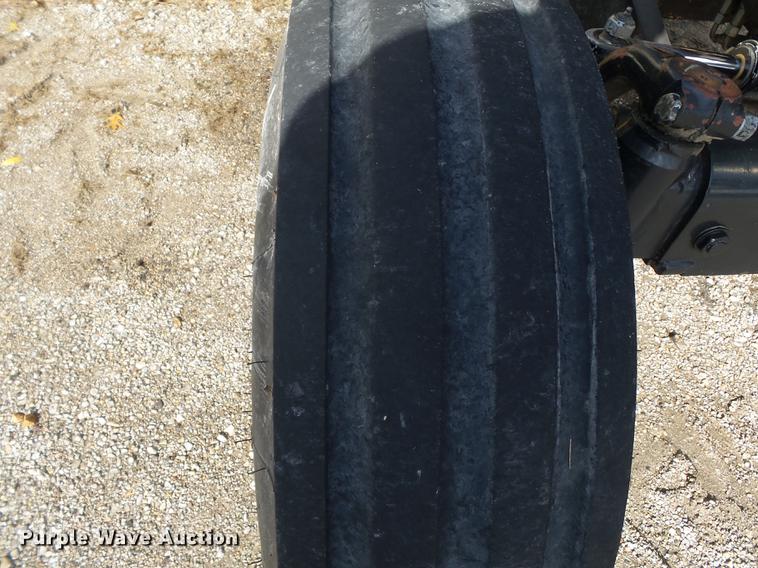 image for item DD2458 2004 New Holland TM120 tractor