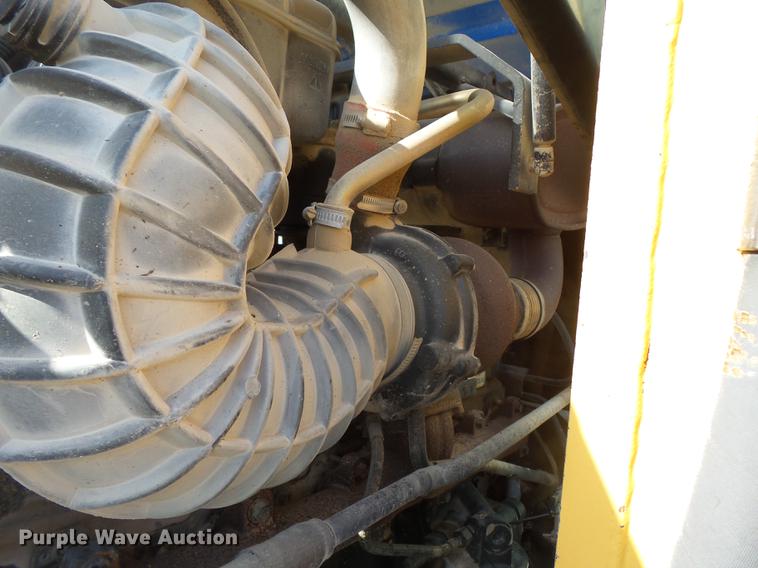 image for item DD2458 2004 New Holland TM120 tractor