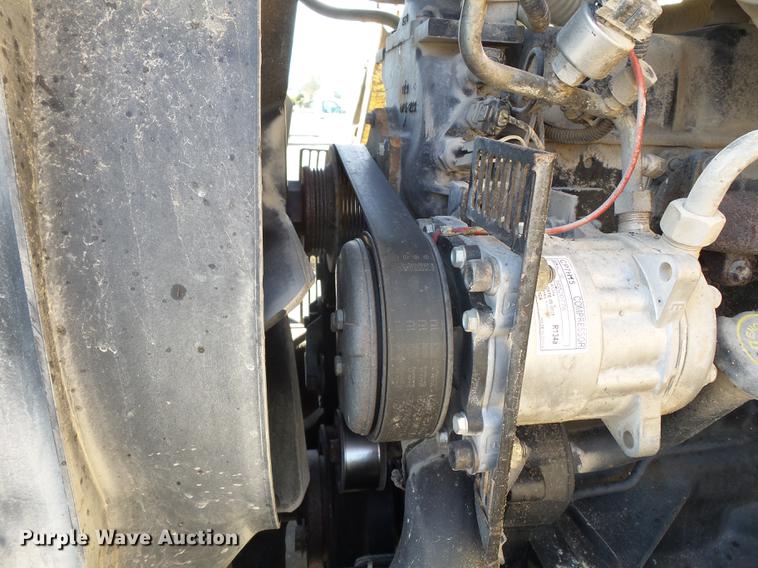 image for item DD2458 2004 New Holland TM120 tractor