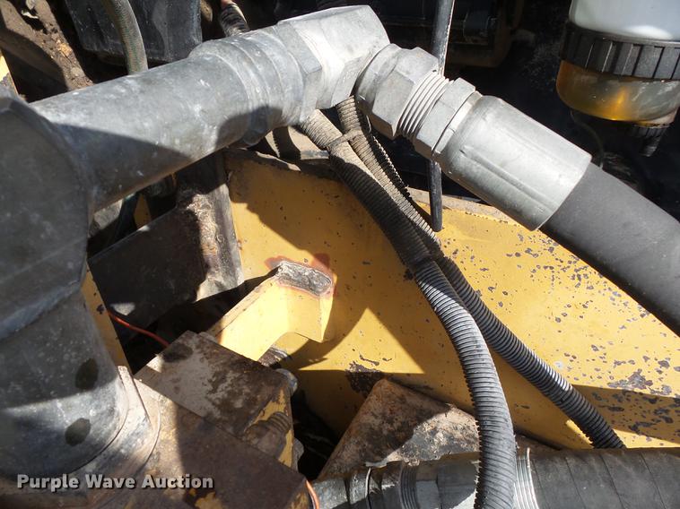 image for item DD2458 2004 New Holland TM120 tractor