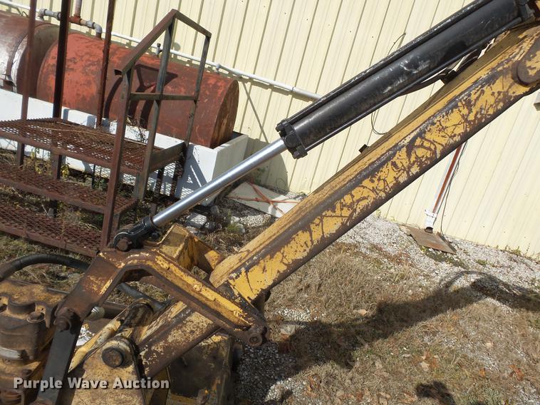 image for item DD2458 2004 New Holland TM120 tractor