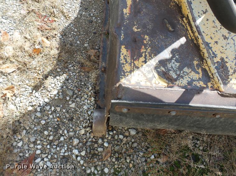 image for item DD2458 2004 New Holland TM120 tractor