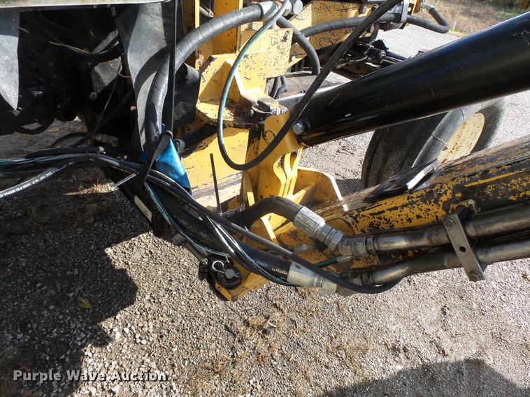 image for item DD2458 2004 New Holland TM120 tractor