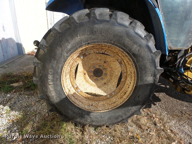 image for item DD2458 2004 New Holland TM120 tractor