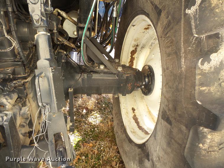 image for item DD2458 2004 New Holland TM120 tractor