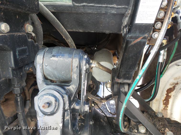 image for item DD2458 2004 New Holland TM120 tractor