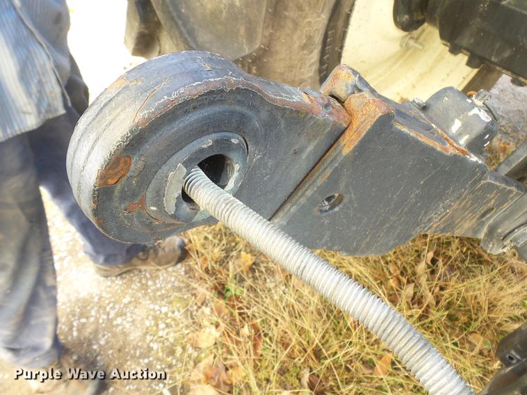 image for item DD2458 2004 New Holland TM120 tractor