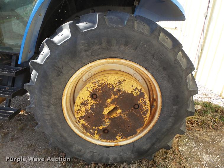image for item DD2458 2004 New Holland TM120 tractor