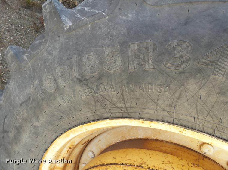 image for item DD2458 2004 New Holland TM120 tractor