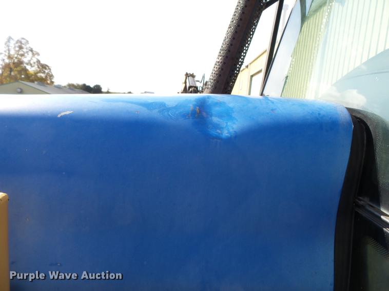 image for item DD2458 2004 New Holland TM120 tractor