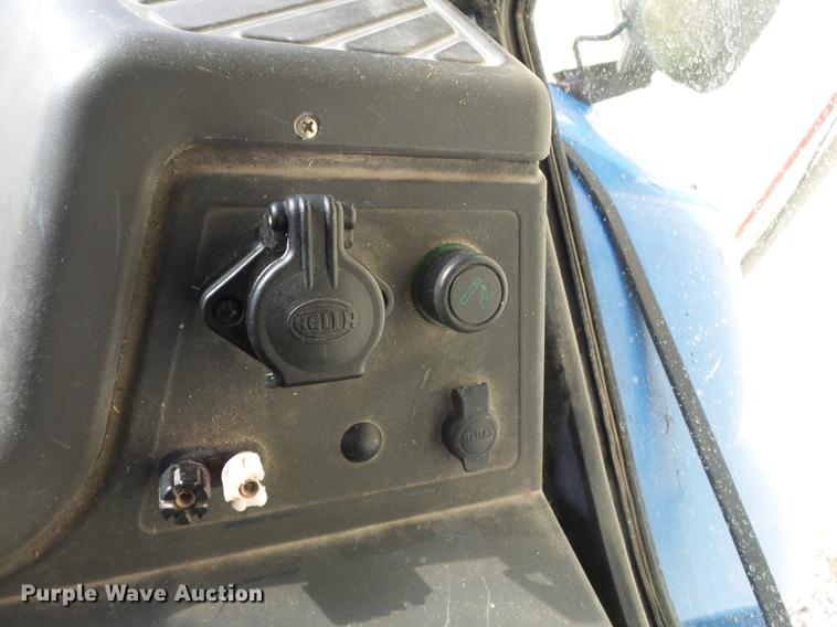 image for item DD2458 2004 New Holland TM120 tractor