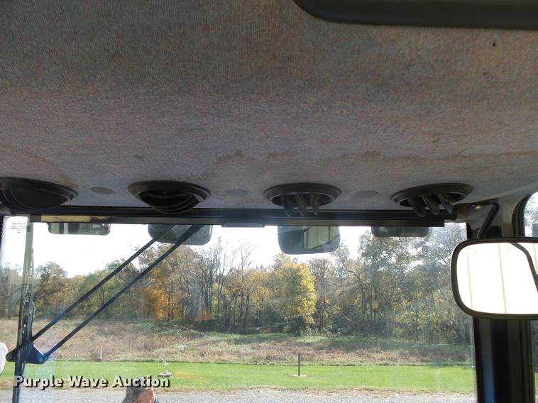 image for item DD2458 2004 New Holland TM120 tractor