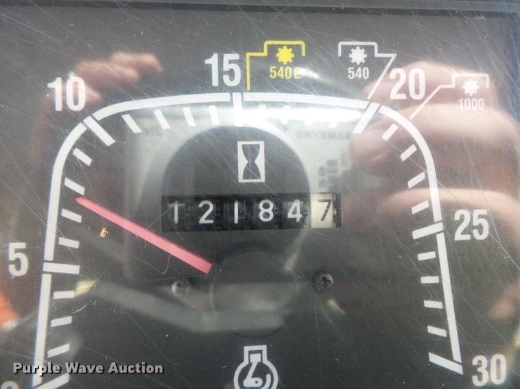 image for item DD2458 2004 New Holland TM120 tractor