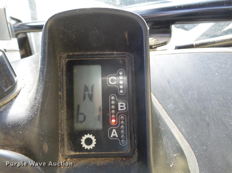 image for item DD2458 2004 New Holland TM120 tractor