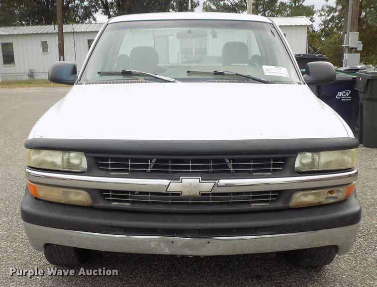 image for item DD3491 1999 Chevrolet Silverado 1500 pickup truck