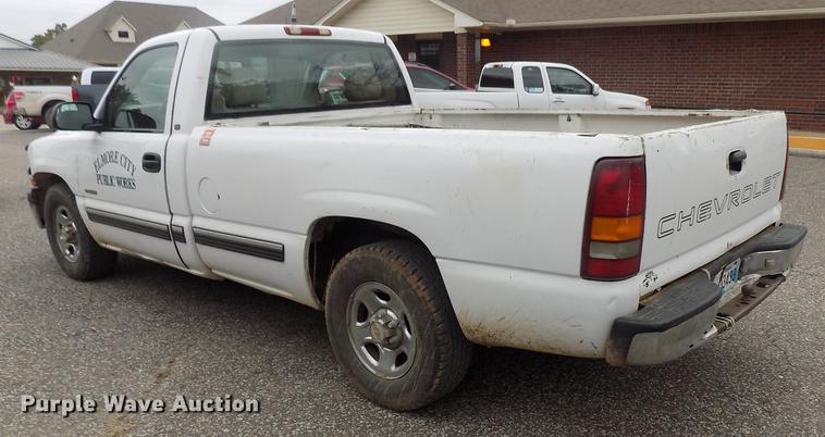 image for item DD3491 1999 Chevrolet Silverado 1500 pickup truck
