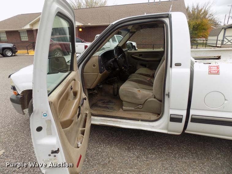image for item DD3491 1999 Chevrolet Silverado 1500 pickup truck