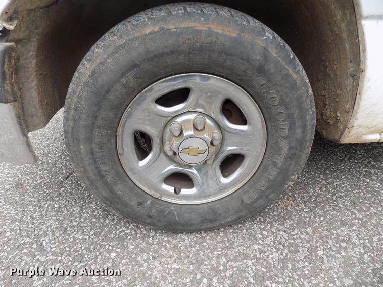 image for item DD3491 1999 Chevrolet Silverado 1500 pickup truck