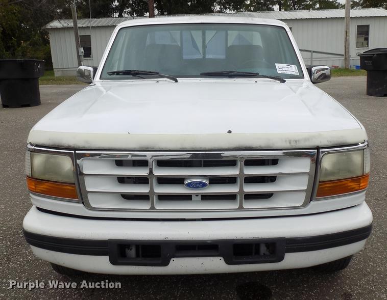image for item DD3492 1994 Ford F150 SuperCab pickup truck