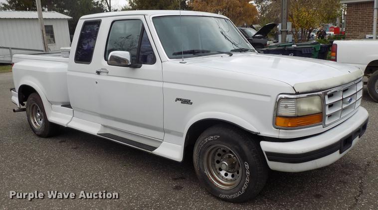 image for item DD3492 1994 Ford F150 SuperCab pickup truck