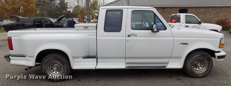 image for item DD3492 1994 Ford F150 SuperCab pickup truck