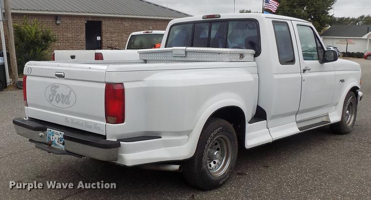 image for item DD3492 1994 Ford F150 SuperCab pickup truck