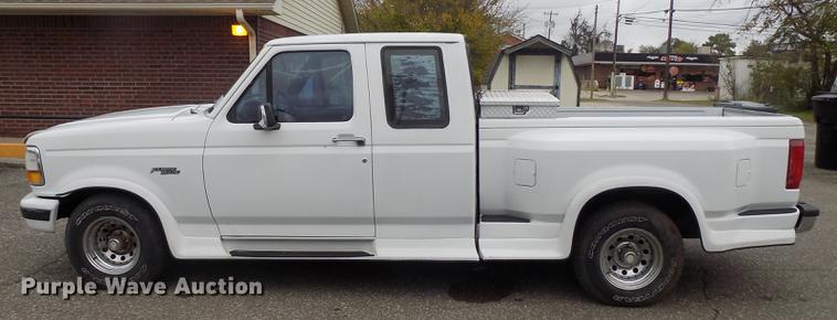 image for item DD3492 1994 Ford F150 SuperCab pickup truck
