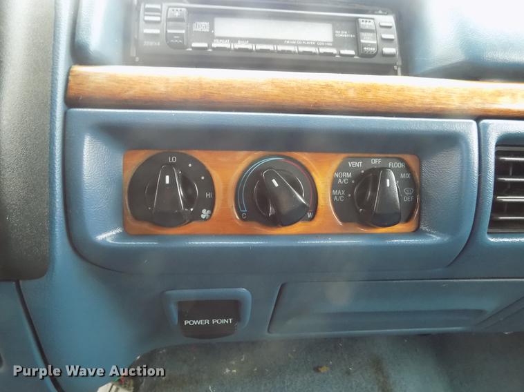 image for item DD3492 1994 Ford F150 SuperCab pickup truck