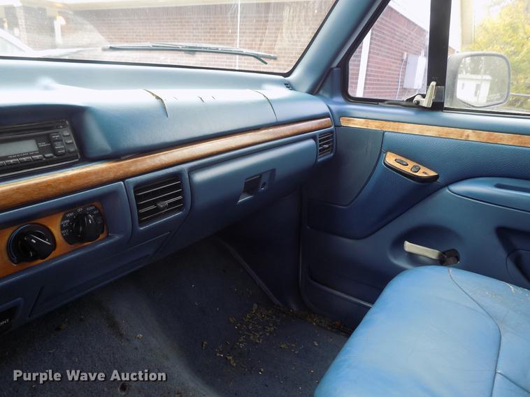image for item DD3492 1994 Ford F150 SuperCab pickup truck